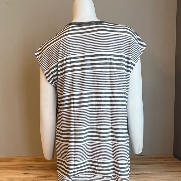 NWT Max Studio sleeveless button down top size medium - Picture 3 of 7